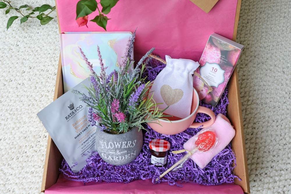 Date night gift basket